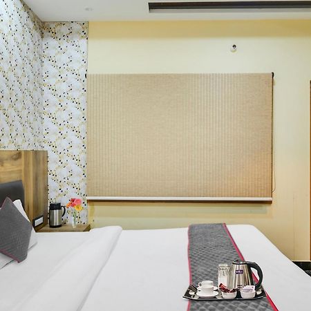 ורנאסי Townhouse Oak Hotel Ar Ganges Premium מראה חיצוני תמונה