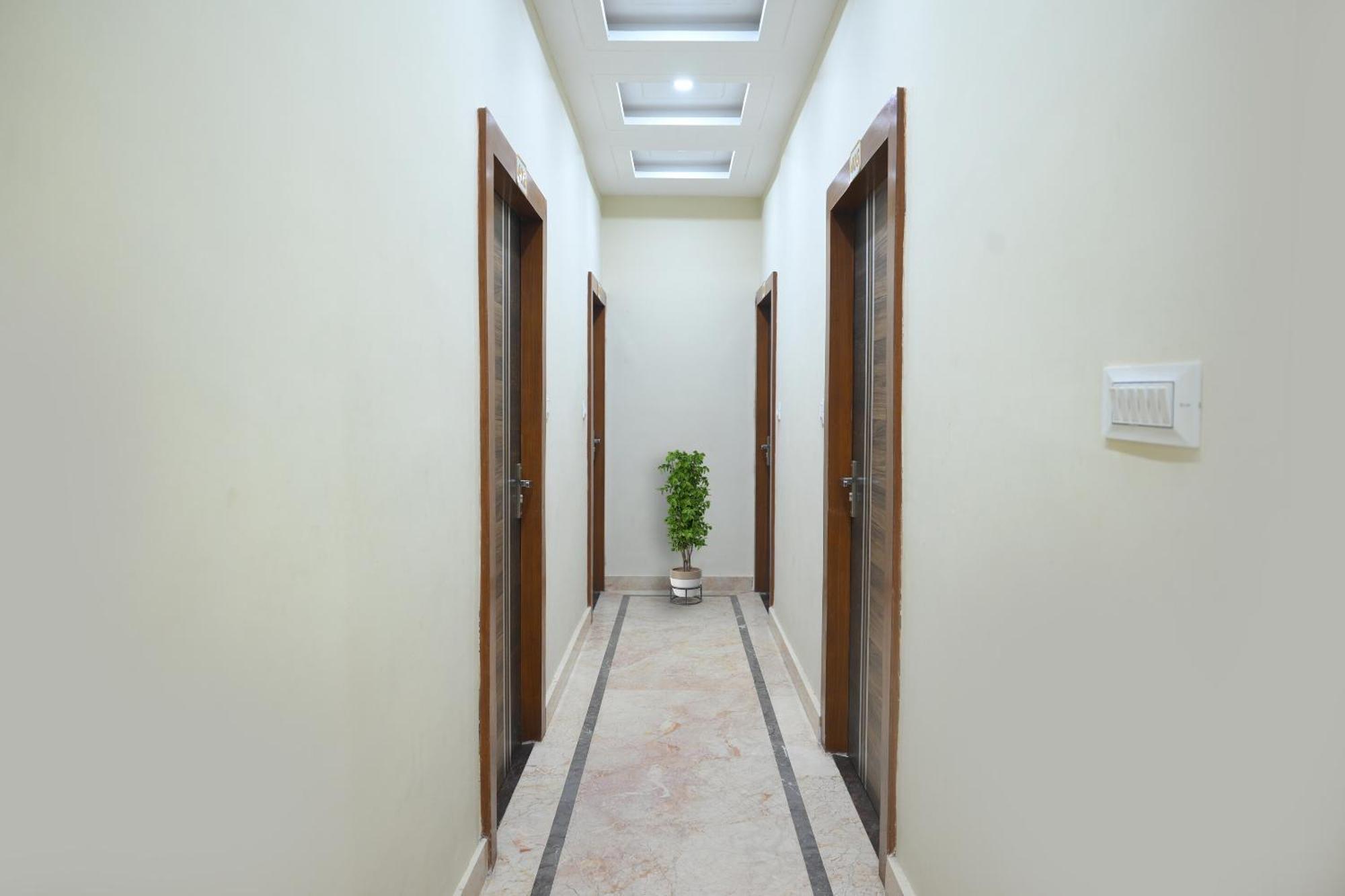 ורנאסי Townhouse Oak Hotel Ar Ganges Premium מראה חיצוני תמונה